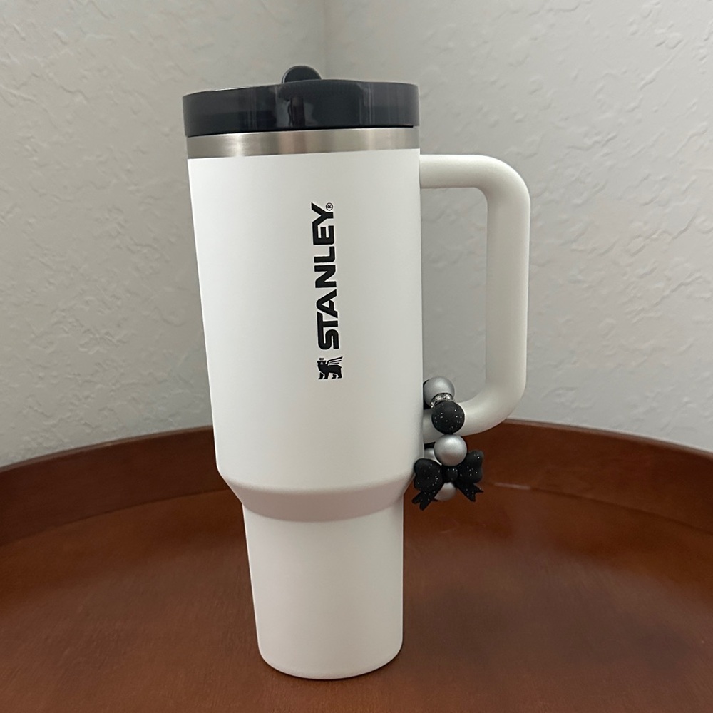 EUC Stanley Protour Chalk 40oz